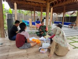 Via Komsos, Babinsa Koramil 0818/13 Kalipare Pererat Silaturahmi dengan Tokoh Pemuda