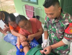 Personel Satgas Yonarmed 11 Kostrad di Perbatasan RI-Malaysia Bantu Obati Anak dengan Luka Jahitan