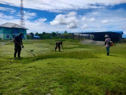 Warga Kampung Sagapusatu Antusias Kerja Bakti Bersama Satgas Habema