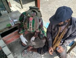 Ada Warga Derita Luka Bakar, Satgas Habema Sigap Berikan Pengobatan