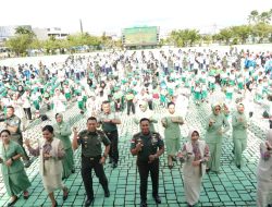 Pangdam XII/Tpr Bernyanyi dan Joget Komando Bersama Ribuan Anak-anak