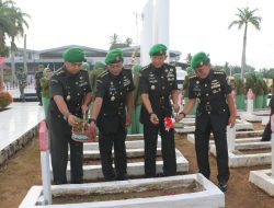 Peringati Hari Juang TNI AD ke-79, Korem 041/Gamas Gelar Ziarah Rombongan di Makam Pahlawan