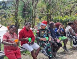 Warga Kampung Emondi Sambut Gembira Komsos Satgas Habema