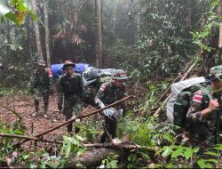 Satgas Pamtas Yonarmed 11 Kostrad Laksanakan Patroli Perbatasan RI-Malaysia