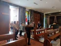 Jelang Natal, Kapolsek Grogol Petamburan Tinjau Kesiapan Pengamanan di Gereja