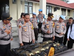 Cegah Penyalahgunaan, Kapolres Landak Lakukan Pemeriksaan Senpi Dinas yang Digunakan Anggota