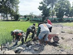 Perlancar Aktifitas Petani, Babinsa Koramil 02/Karangmalang Bantu Perbaikan Talud Sawah
