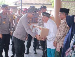 Kapolda NTB Laksanakan Cooling System, Pemberian Bansos di Lombok Tengah