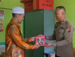 Dukung Pendidikan dan Tumbuhkan Semangat Belajar, Polresta Pontianak Bagikan Buku ke Sekolah