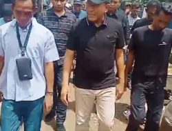 Prihatin Dengan Warga Lambu Terdampak Banjir, Bupati Ady Mahyudi Tinjau Lokasi Banjir Sembari Salurkan Bantuan
