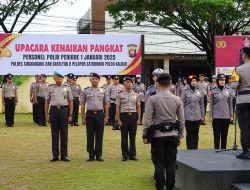 Kapolres Singkawang Pimpin Upacara Kenaikan Pangkat Personel