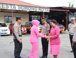 Kapolda Papua Barat Daya Pimpin Upacara Kenaikan Pangkat Personel Polresta Sorong Kota