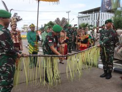 Warga Kodam Tanjungpura Gelar Tradisi Penyambutan dan Penerimaan Pangdam XII/Tpr