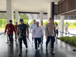 Dandim 0825/Banyuwangi Sambut Kedatangan Wakil Menteri Pertanian Di Bandara Blimbingsari