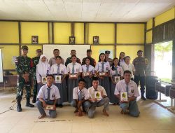 Sinergi TNI, Polri Gelar Pembekalan Kesehatan dan Narkoba Kepada Siswa SMAN 1 Ketungau Hulu