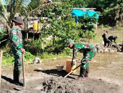 Ciptakan Lingkungan Bersih, Satgas Yonif 762/VYS Bangun MCK Umum Untuk Warga Kampung Subin