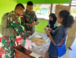 Tingkatkan Ketahanan Pangan, Satgas Yonif 131/Brajasakti Ajarkan Pembuatan Tempe Kepada Warga Perbatasan Papua