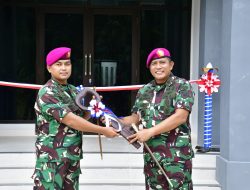 Komandan Pasmar 3 Hadiri Penyerahan Kunci Barak Kompi B Yontankfib 3 Marinir