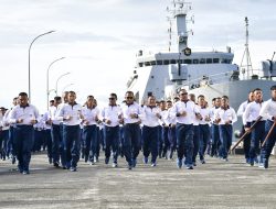 Semangat Jiwa Korsa, Komandan Pasmar 3 Laksanakan Olahraga Bersama Prajurit Marinir Wilayah Sorong