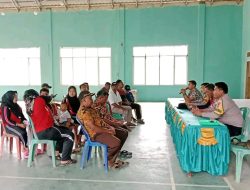 Polsek Simpang Pematang Gelar “Jumat Curhat” di Desa Adi Karya Mulya: Bahas Kamtibmas, DBD, dan Penggunaan HP di Kalangan Anak
