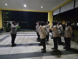 Polwan Polres Singkawang Jaga Ketertiban di Malam Pergantian Tahun.