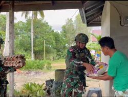 Dukung program Pemerintah, Satgas Yonif 642/Kps Bagikan Sembako di Wilayah Pos Tomage