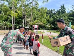 Berbagi Keceriaan dan Kegembiraan, Anak-Anak Perbatasan Belajar dan Bermain Bersama Satgas Yonif 131/Brajasakti