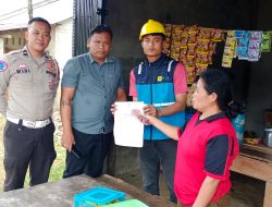 Polsek Mempawah Hulu Dampingi PLN Laksanakan Penertiban Pemakaian Tenaga Listrik