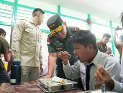 Pangdam Tanjungpura dan Pj. Gubernur Tinjau Pelaksanaan Program Makan Bergizi Gratis