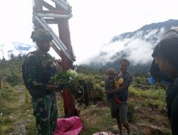 Warga Yokatapa Gembira Sambut Rosita Habema