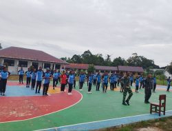 Kenalkan Senam SKJ 88, Satgas Yonif 762/VYS Senam Bersama Murid SMA N 01 Aifat