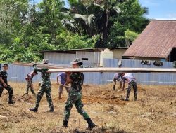 Tingkatkan Kepedulian, Satgas Yonif 144/JY Gelar Karya Bakti Pembersihan Lahan Gereja
