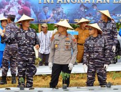 Koarmada III Perkuat Ketahanan Pangan dengan Tebar Benih Ikan dan Tanam Cabai
