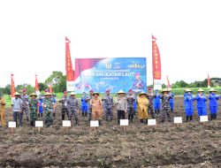 Dukung Asta Cita Presiden RI, Pasmar 3 Laksanakan Penanaman Biji Jagung