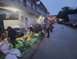 Patroli Subuh Polsek Ngabang, Upaya Cegah Kriminalitas Di Pasar Rakyat