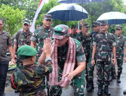 Diterpa Hujan, Kunjungan Kasad ke Korem 162/WB Tetap Berjalan Lancar