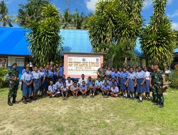 Pembinaan Teritorial di SMP YPK Martin Luther Distrik Sentani, Oleh Personel Yonif 751/VJS