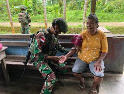 Pos Teluk Etna Satgas Yonif 642/Kps Laksanakan Cek Kesehatan Warga di Kp. Kiruru