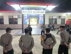Polsek Ngabang Gelar Patroli Skala Besar, Perketat Keamanan di Malam Minggu