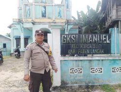 Polsek Kuala Behe Rutin Laksanakan Pam Gereja, Ciptakan Kamtibmas Kondusif
