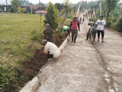 Umbul-Umbul Sepanjang Desa Kalinanas Demi Kemeriahan Pembukaan TMMD