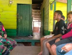 Melalui Komunikasi sosial Babinsa kwatisore sampaikan pesan Kepada Pemuda dalam menjaga Keamanan dan Ketertiban Wilayah