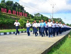 Tingkatkan Kebugaran Tubuh, Komandan Pasmar 3 Ajak Prajurit Denmako Pasmar 3 Olahraga Gembira