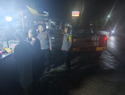 Aipda R.O Nainggolan Laksanakan Kegiatan Patroli Malam Hari Untuk Menjaga Keamanan dan Ketertiban Masyarakat