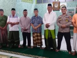 Polsek Mempawah Hulu Laksanakan Tarawih Keliling.