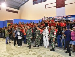 Semangat Dan Antusias, Suporter Pasmar 3 Dalam Pertandingan Final Bola Voli Dandim CUP di GOR Pancasila Kota Sorong