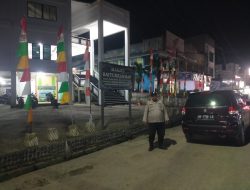 Tetap Ciptakan Situasi Yang Aman Polsek Ngabang Laksanakan Pengamanan Sholat Tarawih