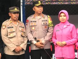 Kapolres Bima dan Ketua Bhayangkari Tinjau Pos Pengamanan Lebaran 2025