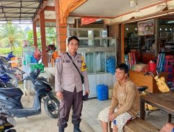 Laksanakan Patroli Kamtibmas, Bhabinkamtibmas Polsek Kuala Behe Dialogis Beri Himbauan Kepada Warga