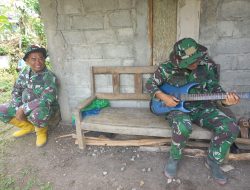 Bermain Musik Untuk Hilangkan Penat Dan Rindu Keluarga